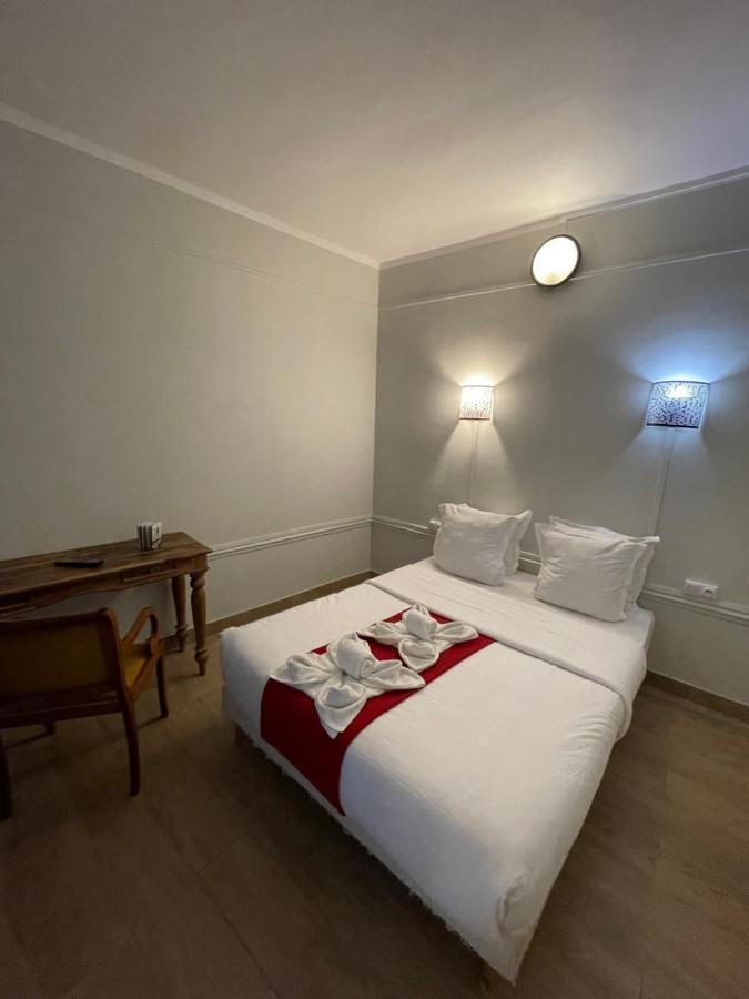 Hotel Central Σαιν-Ντενί Εξωτερικό φωτογραφία