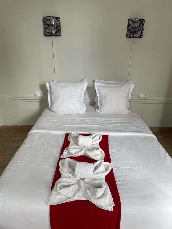 Hotel Central Σαιν-Ντενί Εξωτερικό φωτογραφία